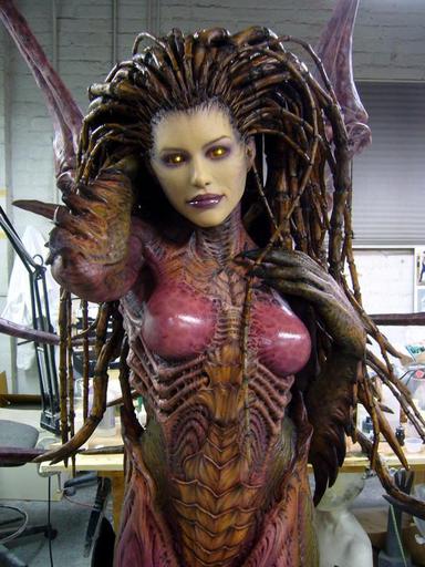 StarCraft II: Wings of Liberty - Sarah Kerrigan Statue at Blizzcon 2008